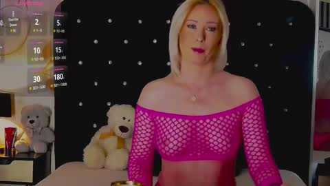 Olivia online show from April 24, 8:33 pm