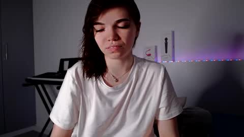Snapshot of olivka_flower chatting on December 6, 5:11 pm Angelina Lina online show from December 6, 5:11 pm