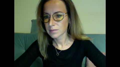 olyra11 online show from December 16, 6:58 pm