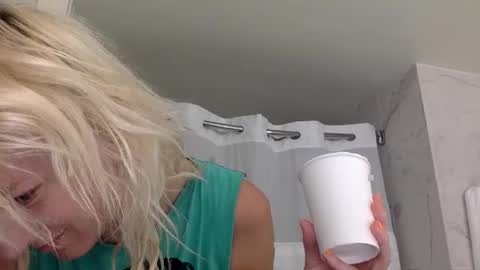 omilk online show from November 10, 4:46 pm