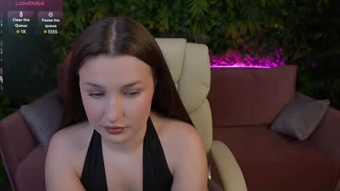Snapshot of onelaya chatting on February 22, 8:05 pm L A Y A online show from February 22, 8:05 pm