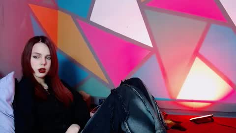 onessandra online show from March 4, 2:18 am