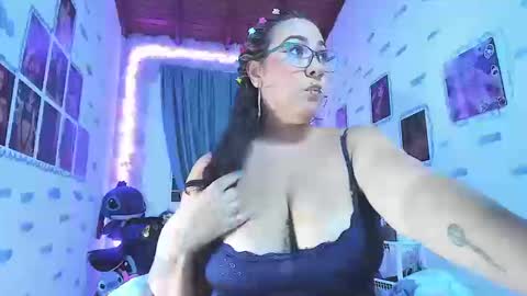 Snapshot of onlybluex chatting on September 12, 5:08 am ONLFNS 50 DISCOUNT..SOPHIEHASPER online show from September 12, 5:08 am