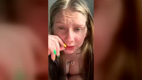 oohlarae22 online show from June 26, 11:33 am