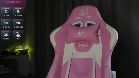 Hannah online show from November 6, 1:28 pm