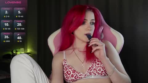 Hannah online show from November 5, 1:27 pm