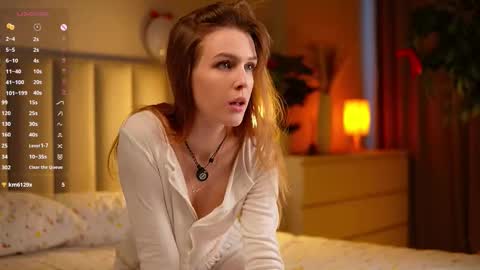 oopssocute online show from February 5, 8:39 am