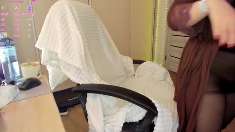 Ophelia online show from March 6, 9:48 am