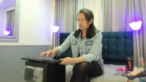 Oriana  online show from April 26, 1:20 pm