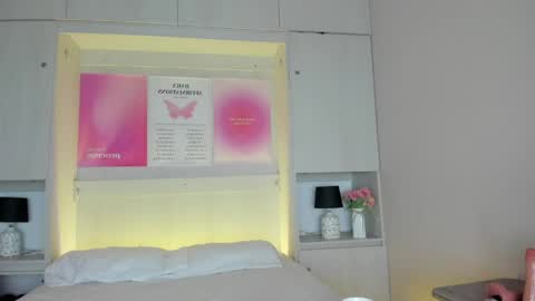 oshun_444 online show from April 4, 12:04 pm