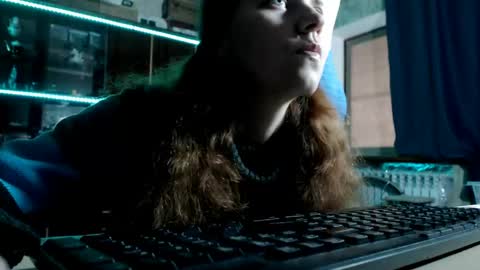 Ella online show from April 24, 12:30 pm