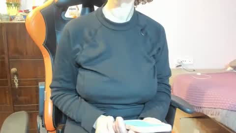 Snapshot of palaustudio chatting on January 18, 9:02 am Merce online show from January 18, 9:02 am