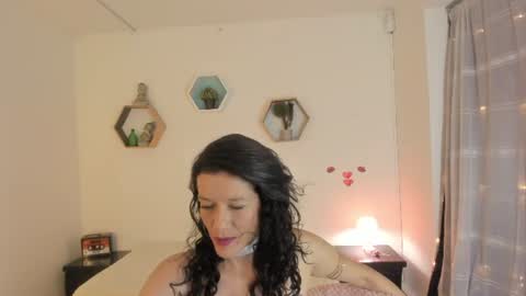 Paloma  online show from June 11, 9:11 pm