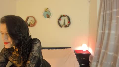 Paloma  online show from December 22, 9:40 pm