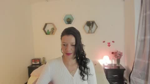 Paloma  online show from April 17, 9:17 pm