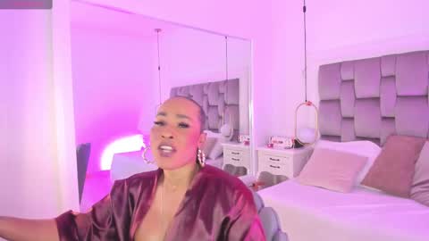 Snapshot of pamelamendez_ chatting on February 16, 2:33 am Pamela online show from February 16, 2:33 am