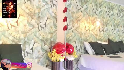 Snapshot of pamelarizzo_ chatting on October 7, 12:42 pm Pamela 3 online show from October 7, 12:42 pm