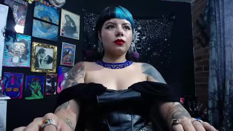       online show from February 10, 9:15 pm