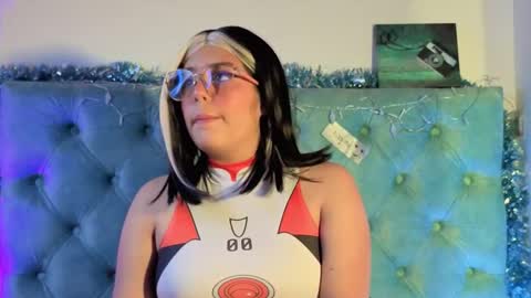 Paola Lyon online show from January 9, 7:07 pm