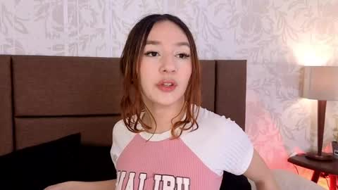 paolagh_ online show from April 21, 3:24 am