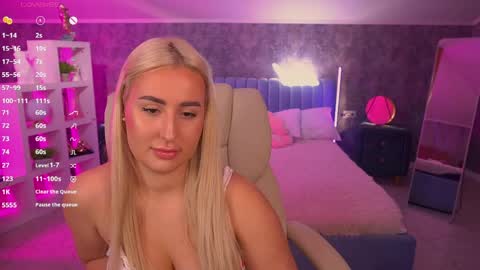 Lia online show from April 27, 3:20 pm