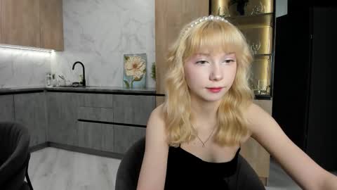 Melena online show from November 8, 9:03 am