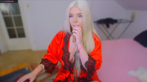 Snapshot of paradise_for_you_ chatting on January 12, 3:39 am Victoria online show from January 12, 3:39 am