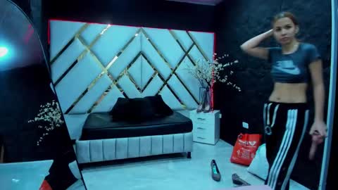 paris petit online show from April 22, 3:47 am