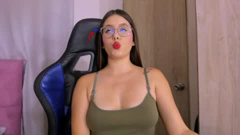 Paris online show from April 10, 6:58 pm