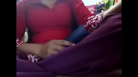 parneetu_642 online show from March 3, 4:07 am