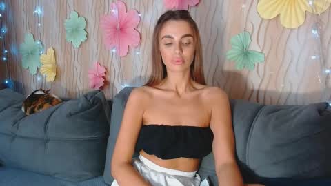 Snapshot of passionate_lora_ chatting on September 18, 3:38 am I am Lora and i am glad to see you in my room online show from September 18, 3:38 am