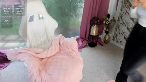 Snapshot of patriciakeys chatting on October 3, 8:41 am Patricia online show from October 3, 8:41 am