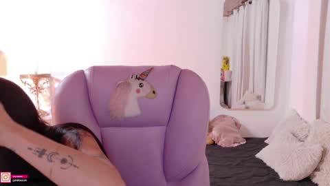 Sofa online show from April 24, 4:48 am