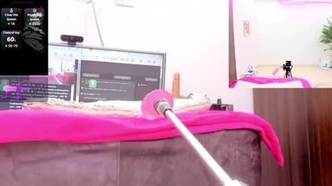 Paulina Davis  online show from April 26, 1:03 am