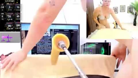 Snapshot of paulina_davis_ chatting on September 23, 3:59 am Paulina Davis online show from September 23, 3:59 am