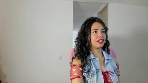 Snapshot of paulina_dossantos chatting on December 19, 8:34 pm paulina online show from December 19, 8:34 pm