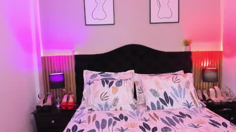 Pauline online show from April 21, 2:51 am