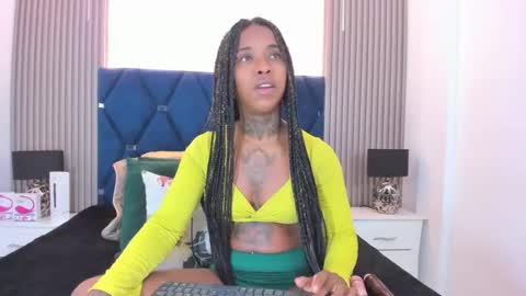 Pauline online show from October 21, 1:53 am