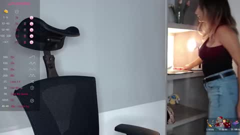 paulirose online show from December 3, 4:15 am