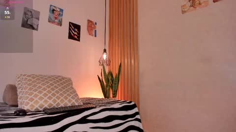 Dani online show from April 18, 4:31 pm