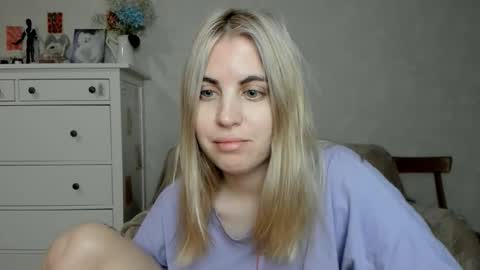 Allisses online show from December 2, 8:05 am