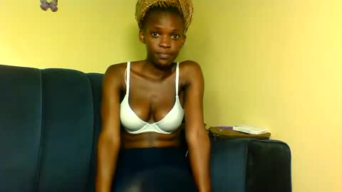Snapshot of peachy_mummie chatting on September 25, 7:12 pm peachie online show from September 25, 7:12 pm