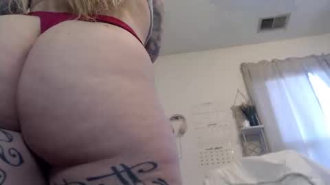 Snapshot of peachyykat chatting on January 12, 1:48 pm kat online show from January 12, 1:48 pm