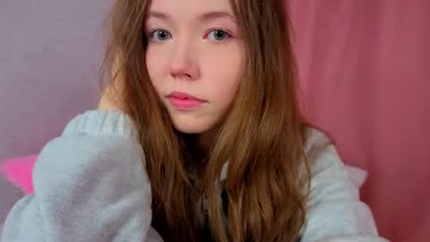 pearly_peach_ online show from April 22, 4:59 pm