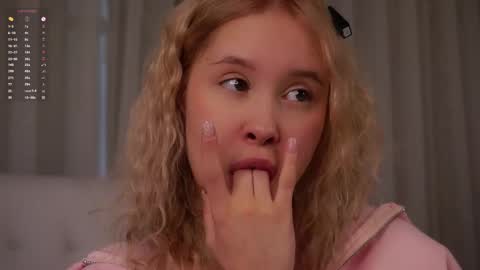 Lily online show from April 28, 3:21 am