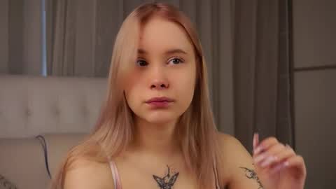 Lily online show from April 24, 3:09 am