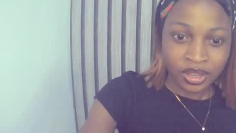 Lizzy online show from October 6, 3:29 pm