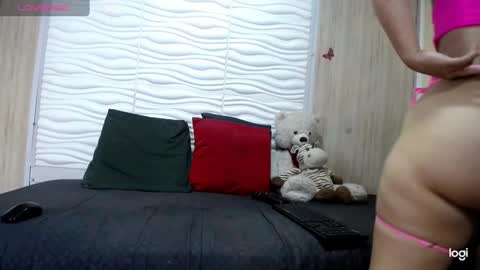 Snapshot of penelopeheart3 chatting on January 15, 9:30 pm penelopeheart3 online show from January 15, 9:30 pm