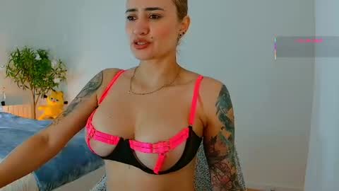 Hi Im Penelope  better vibrations  1111 online show from June 11, 11:29 am