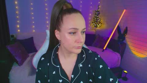 Dia  online show from December 15, 7:35 am